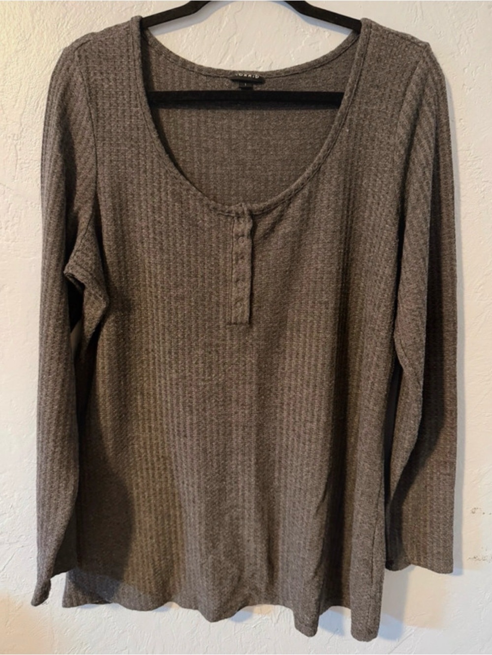 Torrid Gray long sleeve thermal top Sz 1